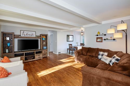 5220 Brennan Dr, Waukesha, WI 53146-4417