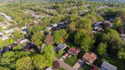 403 Pin Oak Dr, Glenshaw, PA 15116-1123
