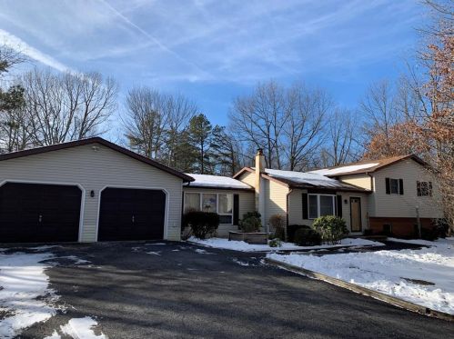 24 Fawn Rd, Jim Thorpe, PA 18229-2721