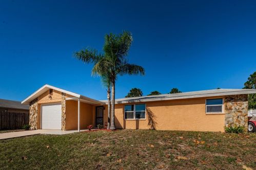 8755 Hemlock Ln, Port Richey, FL 34668-5215