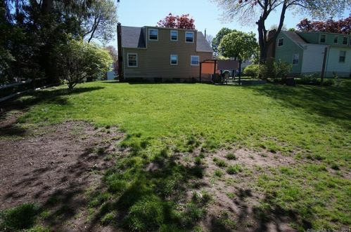 31 Willard Rd, Manchester CT  06042-3352 exterior