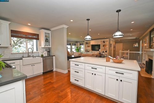 122 El Toyonal, Orinda CA  94563-2133 exterior