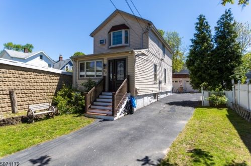 29 Thomas St, Bloomfield, NJ 07003-2327