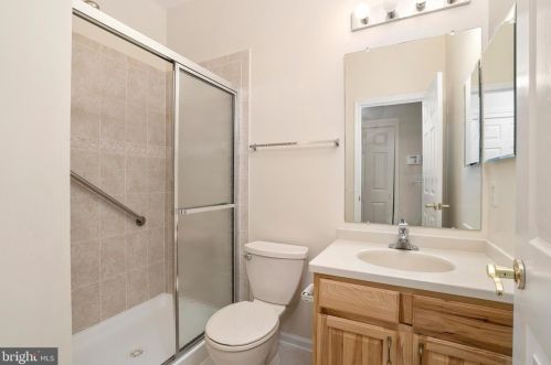 135 Burholme Dr, Trenton NJ 08691-3336 exterior