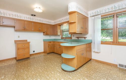 1617 118, Milwaukee WI 53226-3023 exterior