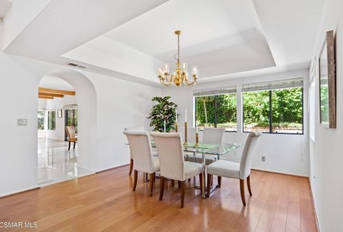 5805 Rainbow Hill Rd, Calabasas CA  91301-4636 exterior