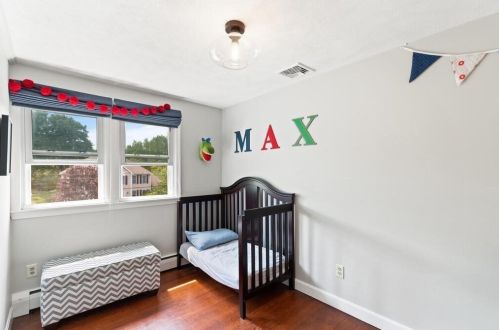 44 Houghton St, Woburn MA 01801-3551 exterior