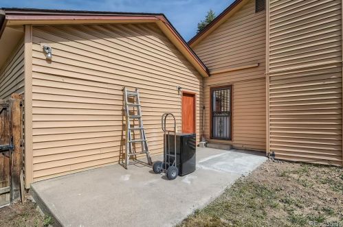 994 Nome St, Denver CO 80014-1850 exterior