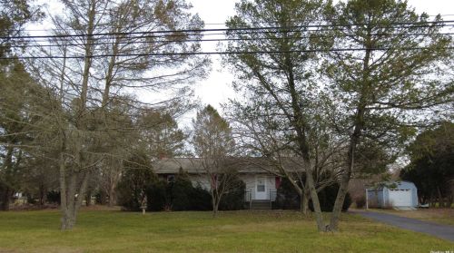 250 Riley Ave, Baiting Hollow, NY 11933-1306