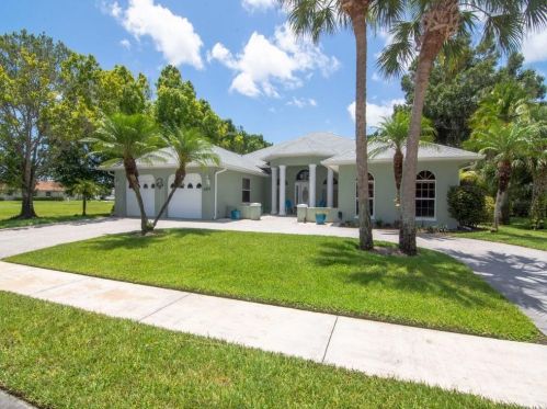 6535 35th Pl, Vero Beach, FL 32966-7810