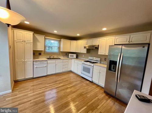 110 Gleneagles Dr, Blue Bell PA  19422-3240 exterior