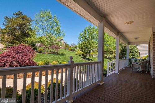 160 Manor Dr, Edinburg VA  22824-3579 exterior