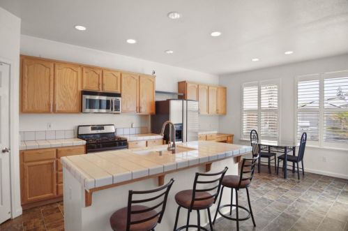5812 Homewood Way, Riverbank CA  95367-9550 exterior