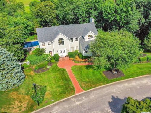 5 Coventry Ct, Mount Sinai, NY 11766-1516