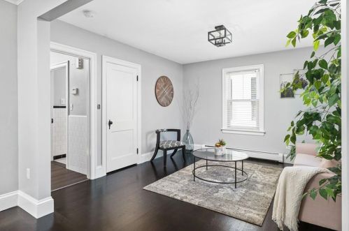 51 Zella St, Providence, RI 02908-2315