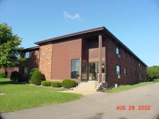 8827 41st Ave, Kenosha WI  53142-5065 exterior