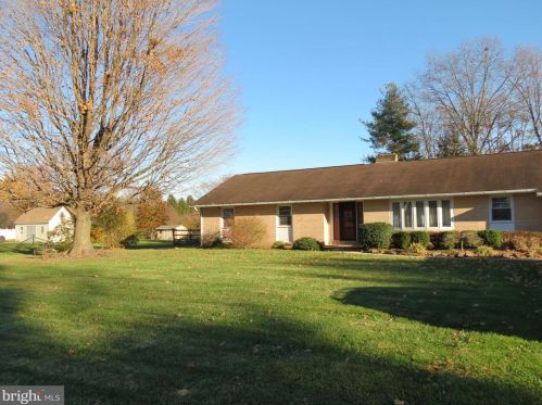 473 Schoolhouse Rd, Pottstown, PA 19465-8029