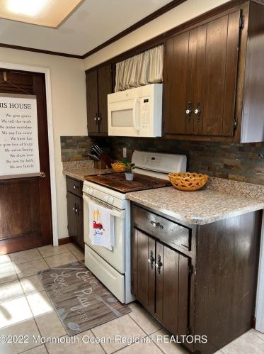 51 Birch Dr, Bricktown NJ 08723-6968 exterior