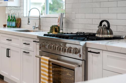 7515 San Sabana Rd, Pleasanton CA  94568-2245 exterior