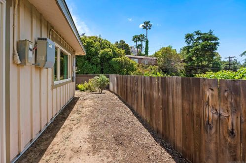 7990 Windsor Dr, La Mesa CA  91941-7808 exterior