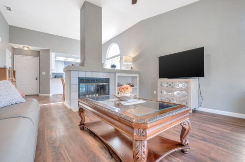 9440 Trenholm Dr, Elk Grove CA  95758-6534 exterior