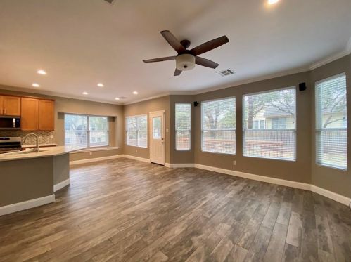 9320 Colberg Dr, Austin TX  78749-4148 exterior