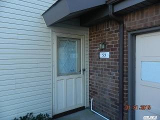 53 Cambridge Dr, Copiague, NY 11726-3231