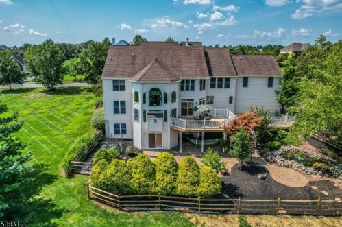 21 Patrick Henry Pl, East Amwell Township NJ  08551-1805 exterior