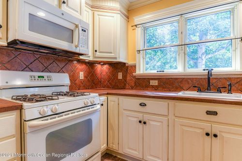 43 Piersoll Rd, Old Bridge NJ  08857-1536 exterior