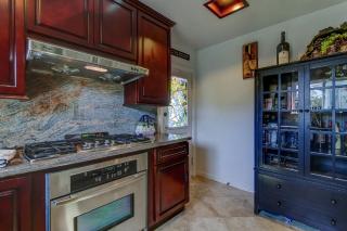 512 8th St, San Diego, CA 92118-2040