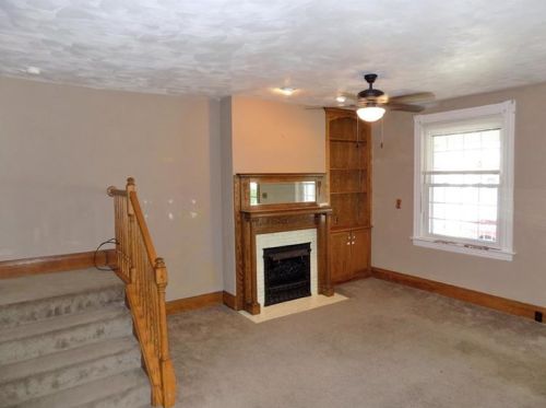 207 Patterson Ave, South Connellsville, PA 15425-4536