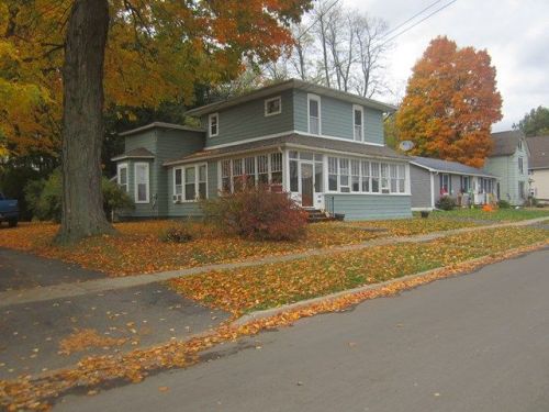105 Walnut St, Athens, PA 18810-1722