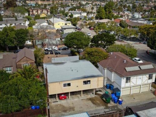 1769 Oliver Ave, San Diego, CA 92109-5429