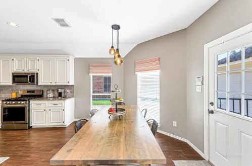 4902 Lk Catherine Ct, Richmond TX 77407-7990 exterior