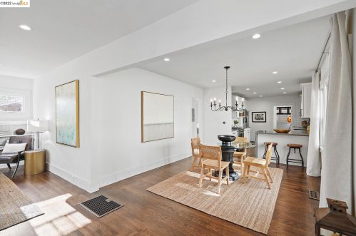 3059 Delaware St, Oakland CA  94602-3219 exterior