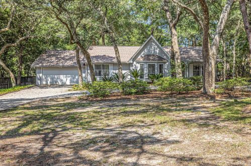 235 Hickory St, Freeport, FL 32439-6622
