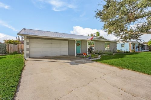 1440 11th Ter, Cape Coral, FL 33990-1502