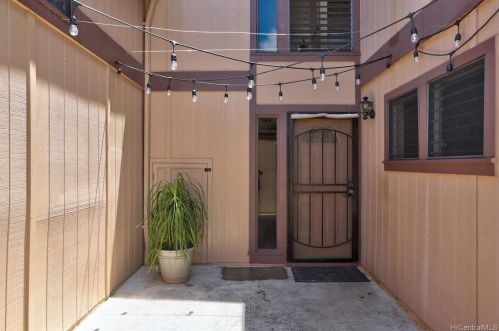 98-1431F Kaahumanu St, Aiea, HI 96701