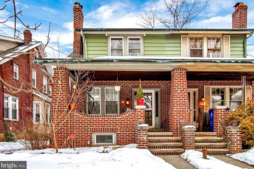 851 Charlotte St, Pottstown, PA 19464-4319