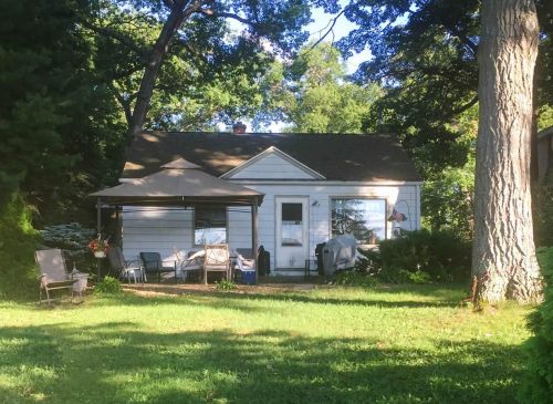 2744 Fox Grove Dr, Waterford, WI 53185-5016