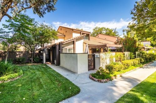 24749 Sand Wedge Ln, Santa Clarita, CA 91355-2312
