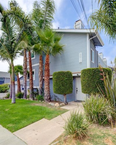 2611 Carnegie Ln, Redondo Beach, CA 90278-3860