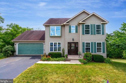 50 Gary Player Dr, Etters, PA 17319-9307
