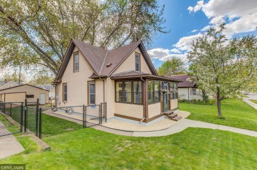 898 Cottage Ave, Saint Paul, MN 55117-4012