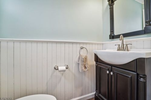 83 Mcnomee St, Oakland NJ  07436-2609 exterior