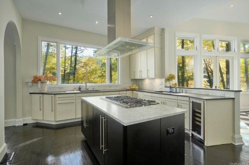 457 Lake Rd, Tuxedo Park NY  10987-4108 exterior