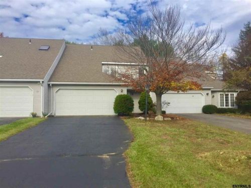 15 Carrie Ct, Schenectady, NY 12309-2223