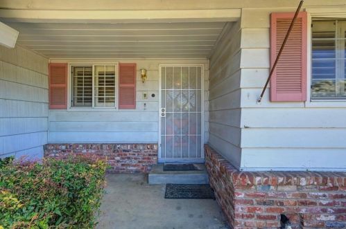 7752 Uplands Way, Citrus Heights, CA 95610-7555