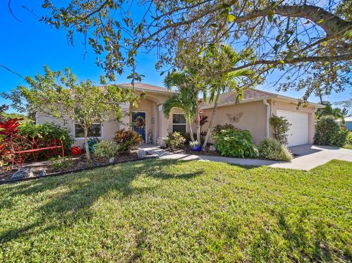 2097 Parrot St, Fort Pierce FL  34952-6758 exterior