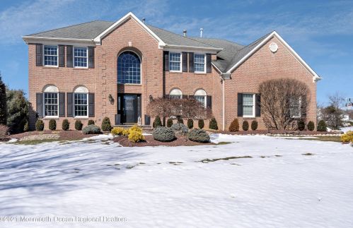 3 Falcon Ridge Cir, Holmdel Village, NJ 07733-1960